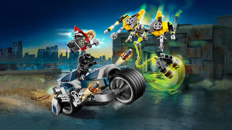 LEGO® Marvel Super Heroes: Bosszúállók Speeder biciklis támadás 76142 - 5. Kép