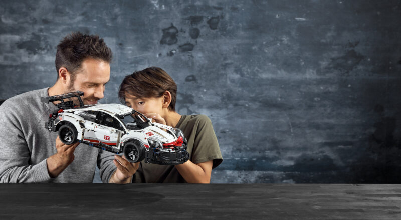 LEGO® Technic: Porsche 911 RSR 42096 - 6. Kép