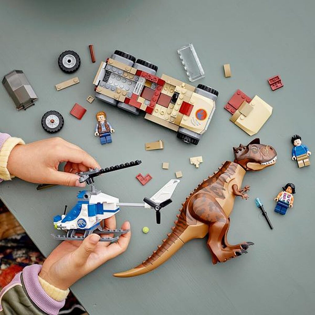 LEGO® Jurassic World: Carnotaurus dinoszaurusz üldözés - 3. Kép