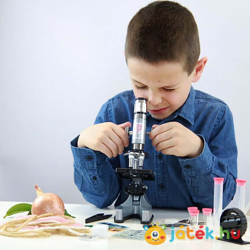 Mikroszkóp gyerekeknek, 30 kísérlettel tudományos készlet (BUKI)