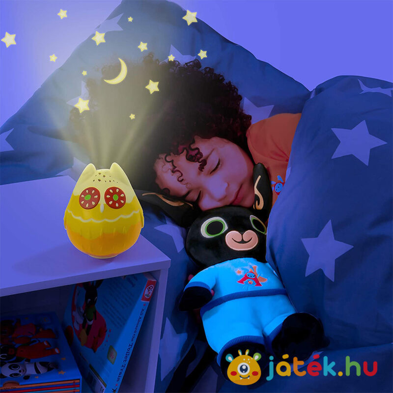 Bing Nyuszi plüss pizsamában, világító és zenélő Owly-val használatban