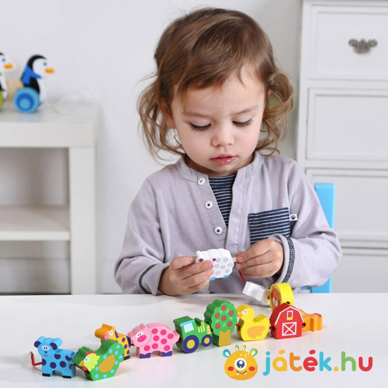 A farm állatai: Felfűzhető állatkák fa gyöngyfűző játék gyerekeknek (Tooky Toy)