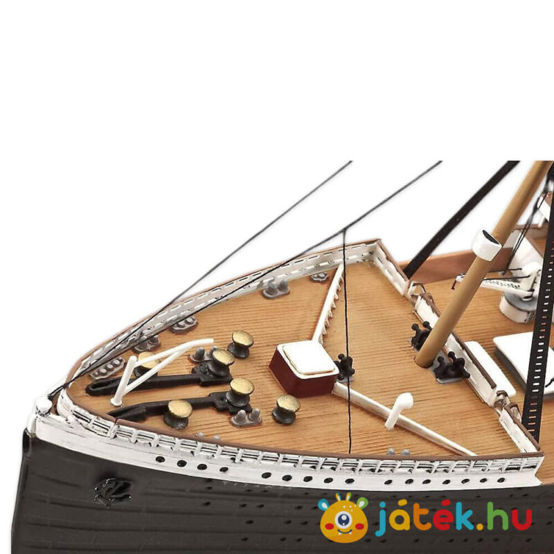 R.M.S. Titanic, 100th Anniversary Edition 1:400 makett készlet eleje, festékkel, ragasztóval (Revell 05715)