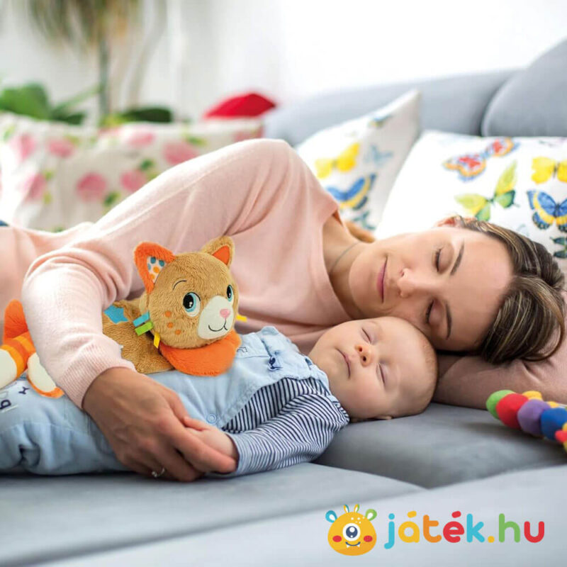 Elalvást segítő doromboló plüss cica, alvás közben (Baby Clementoni)