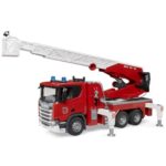 Scania Super 560R tűzoltóautó létrával, vízpumpával, fénnyel és hanggal, 59 cm (Bruder, 03591)
