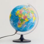 Világító politikai forgatható földgömb, 25 cm (Belma)