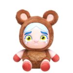 Kanashiko: Kumiko, az ülő, sírós arcú plüss baba maci jelmezben, 24 cm